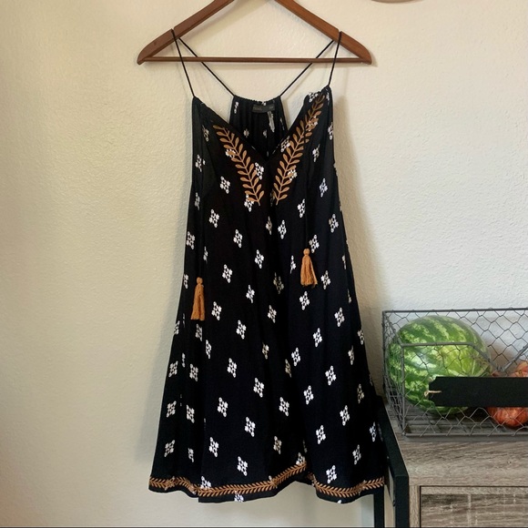 THML Dresses & Skirts - • [THML] Alenah Embroidered Dress •